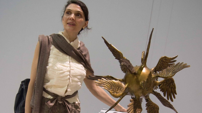 La escultora francesa Claire Becker expone su obra en el Macay