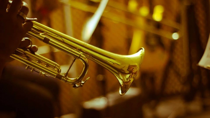 Con su aliento promueven música tradicional