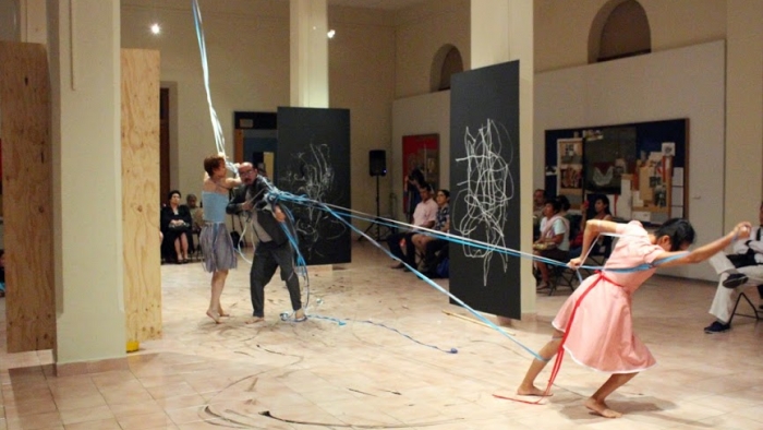 Danza y dibujo en "Líneas tectónicas"